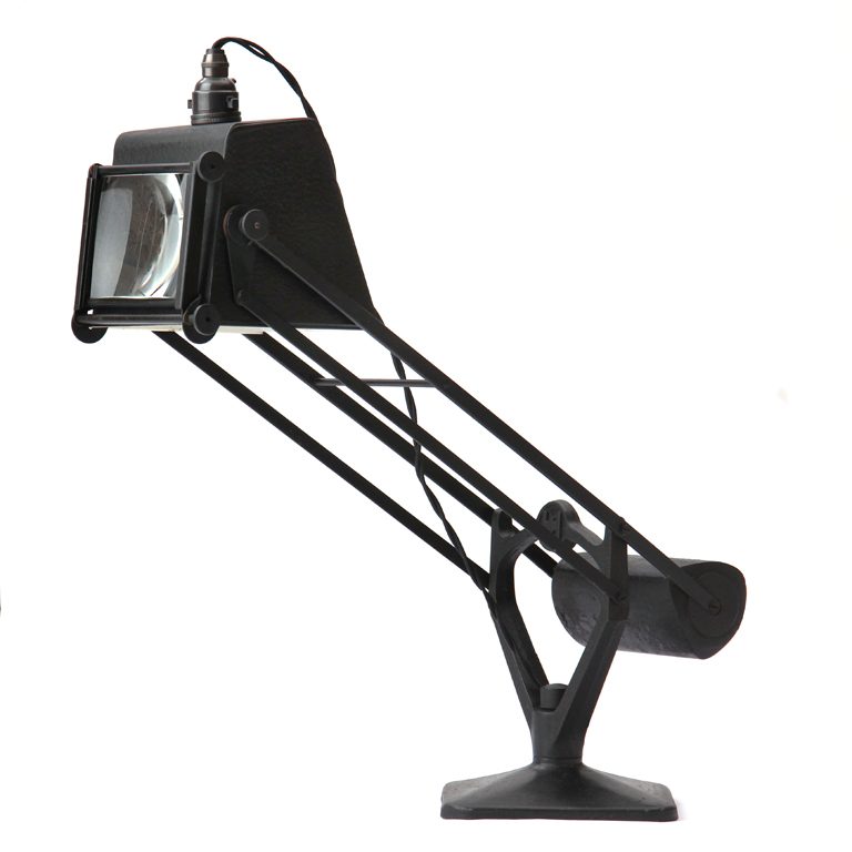 English Magnifier Lamp