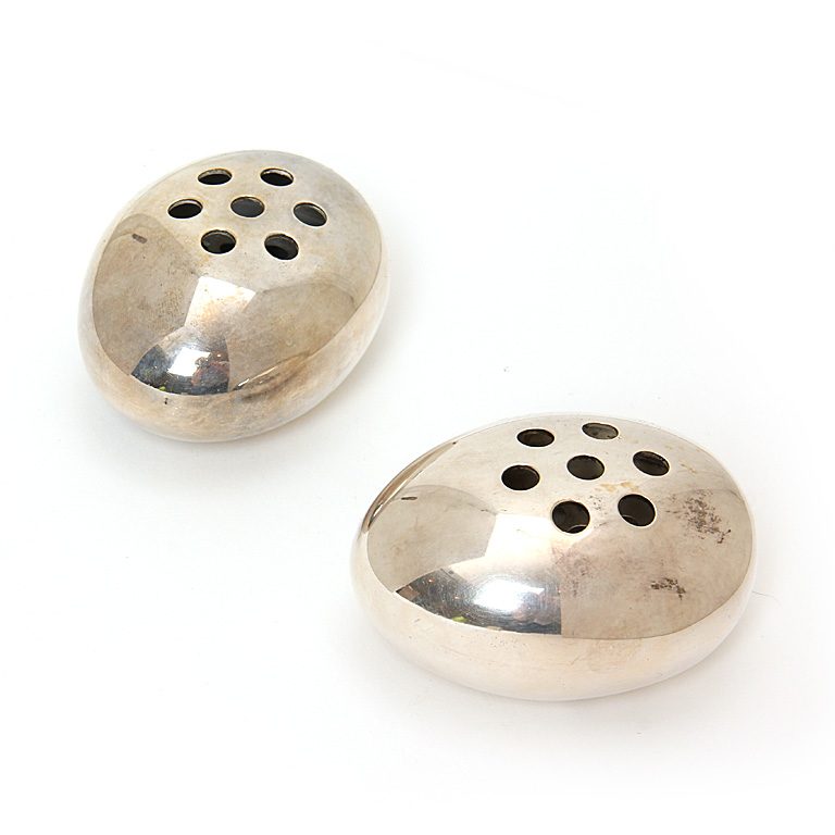 Silver Flower Frogs
