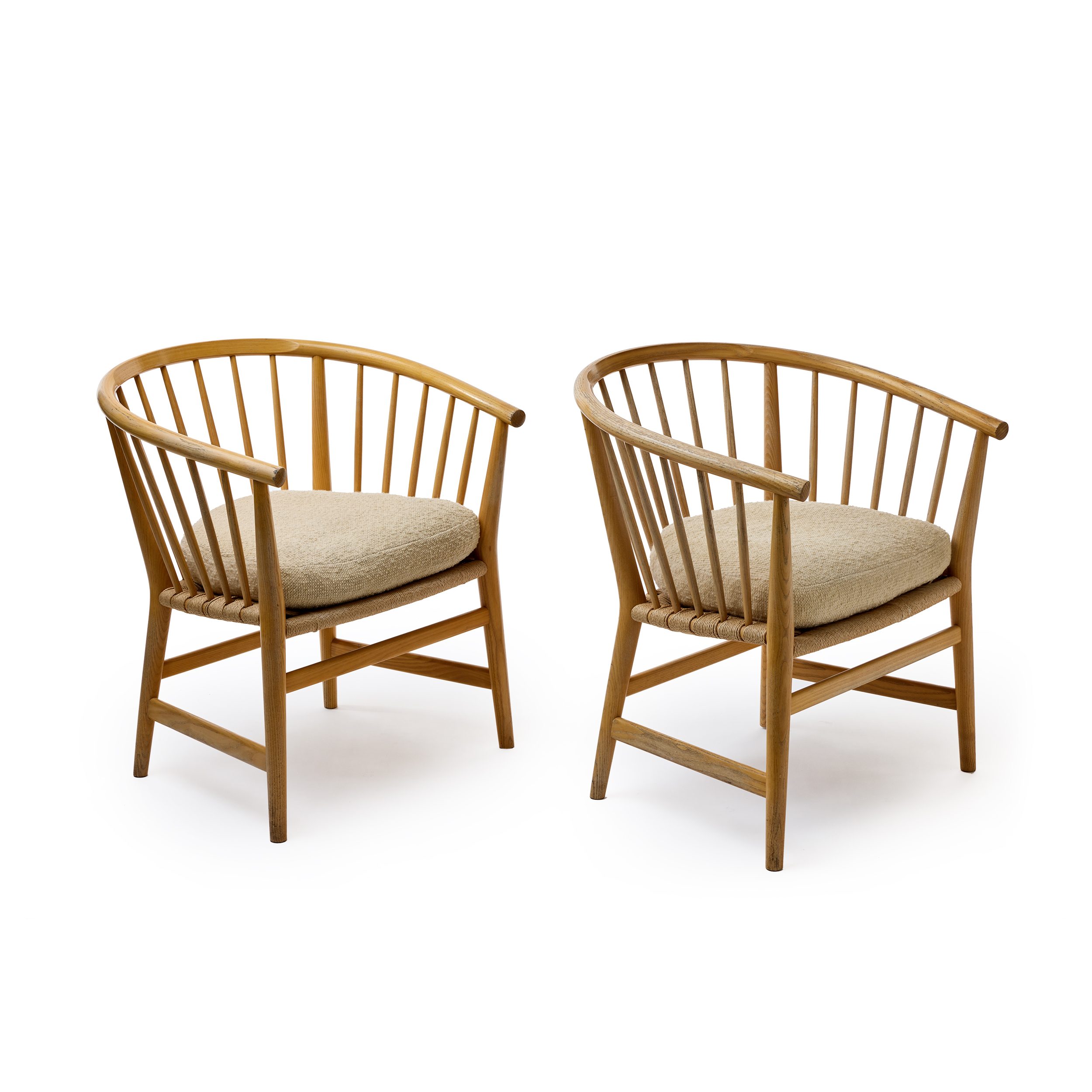 Spindle Back Ash Lounge Chairs Model PP-112
