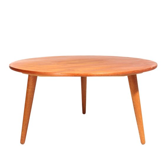 round teak wegner table