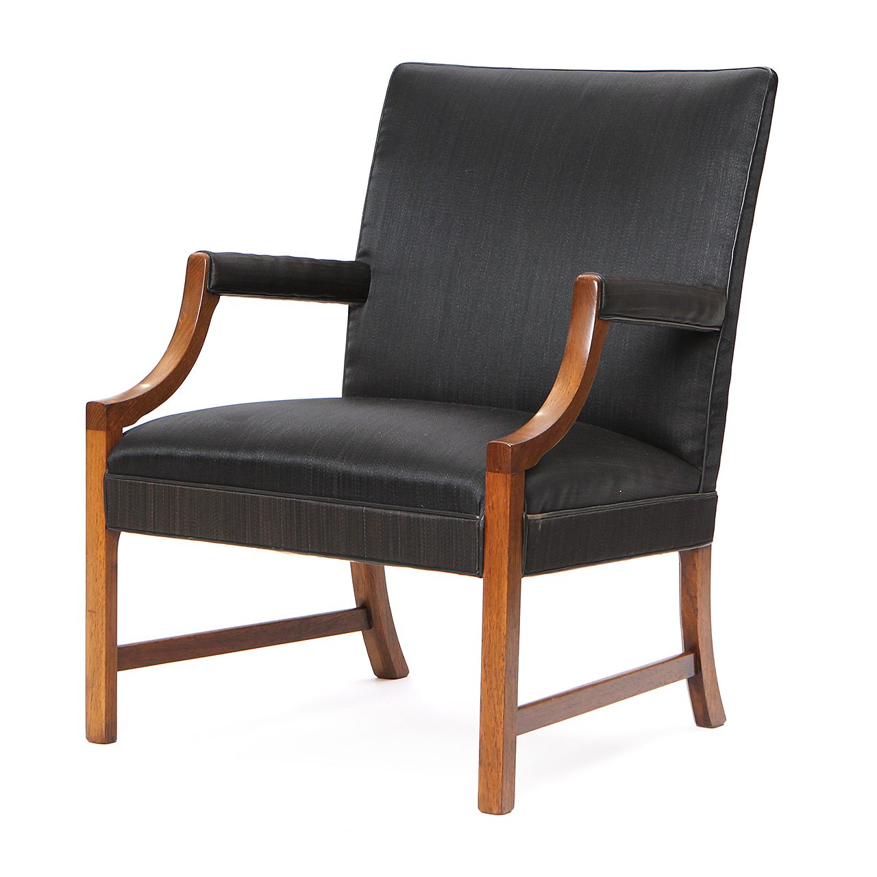 Luxurious Classic Modern Lounge Chair