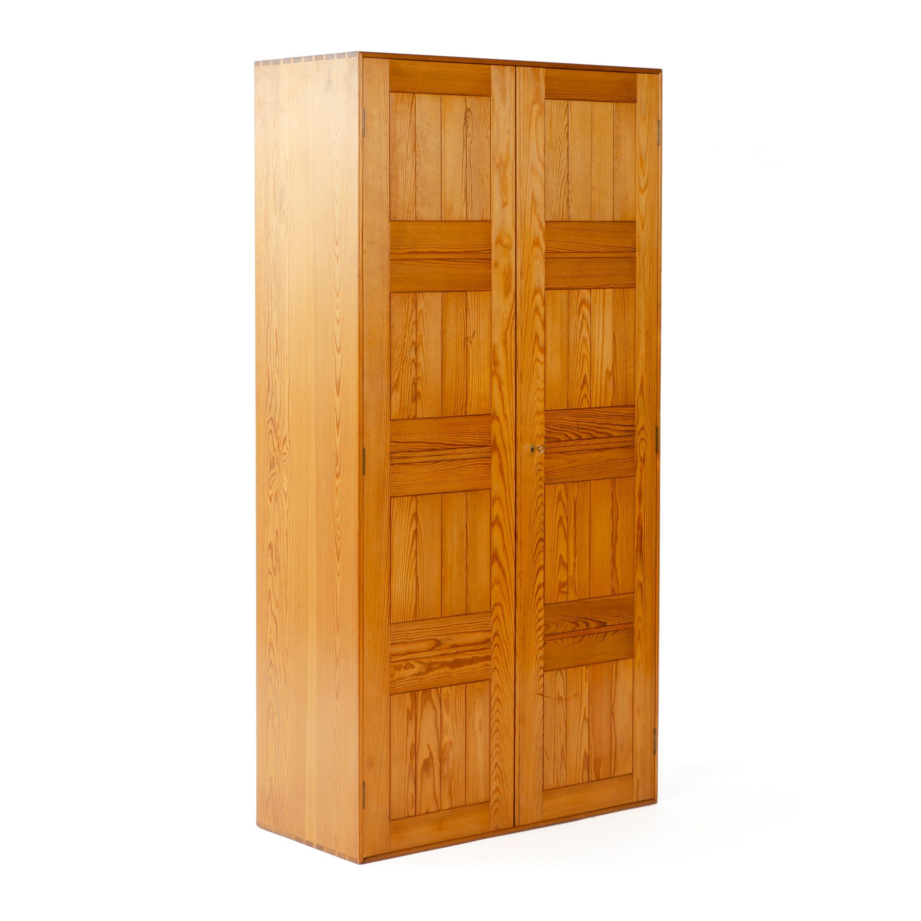Wardrobe Cabinet in Solid Pine