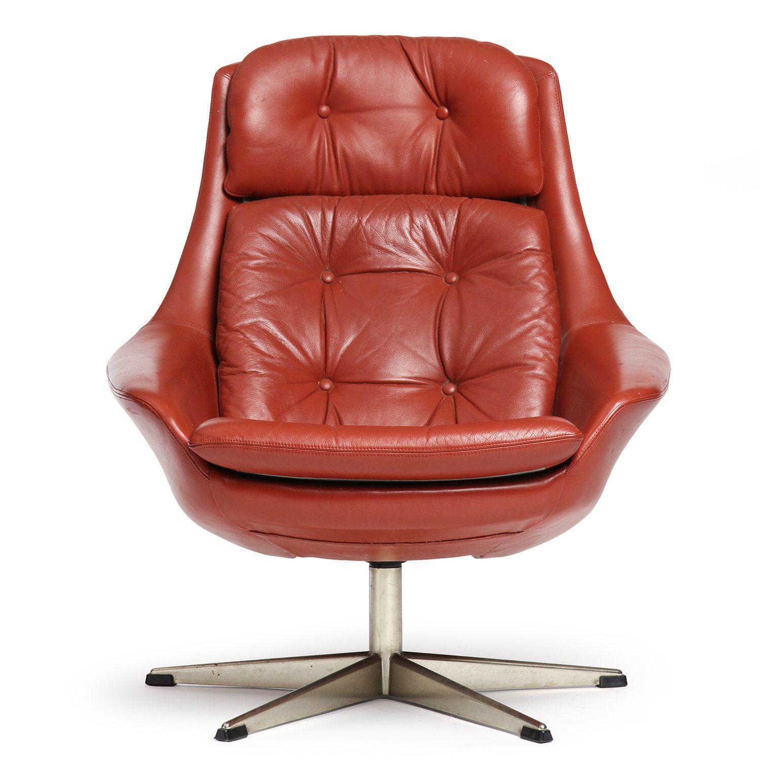 Swiveling Lounge Chair
